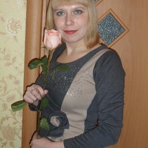 Девушки в Барнауле (Алтайский край): Анна, 41 - ищет парня из Барнаула (Алтайский край)