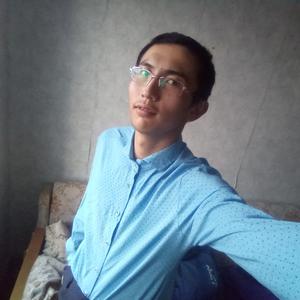 Рустам, 21 год, Челябинск