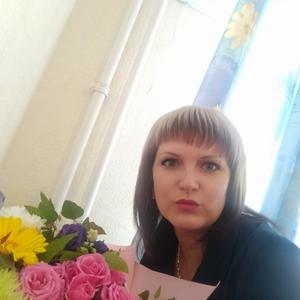 Девушки в Томске: Марина, 39 - ищет парня из Томска