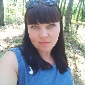 Девушки в Ульяновске: Натали, 44 - ищет парня из Ульяновска