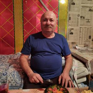 Заур, 68 лет, Москва