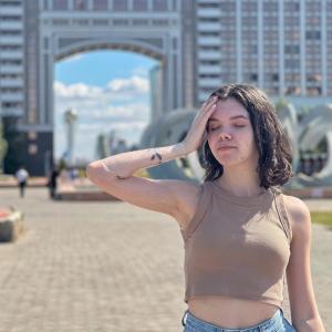 Девушки в Екатеринбурге: Анастасия, 23 - ищет парня из Екатеринбурга