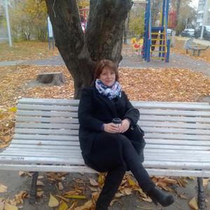 Девушки в Саратове: Надежда, 52 - ищет парня из Саратова