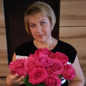 Девушки в Санкт-Петербурге: Елена, 52 - ищет парня из Санкт-Петербурга