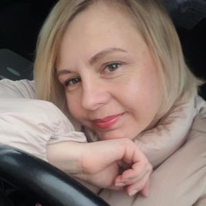 Девушки в Ставрополе: Елена, 44 - ищет парня из Ставрополя