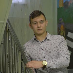 Парни в Омске: Виталий, 21 - ищет девушку из Омска