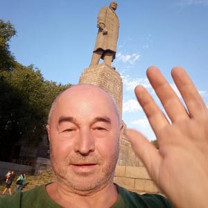 Парни в Волгограде: Владимир, 67 - ищет девушку из Волгограда