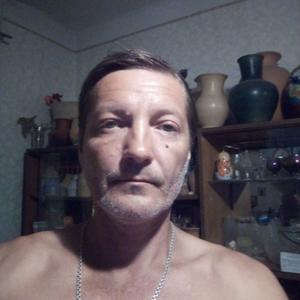 Парни в Абинске: Александр Кучеренко, 49 - ищет девушку из Абинска