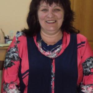 Девушки в Пскове: Валентина, 63 - ищет парня из Пскова