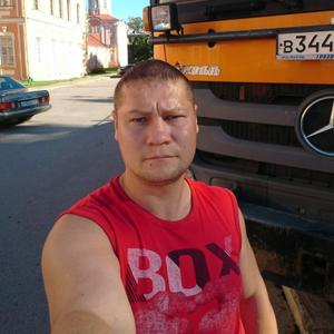 Парни в Гатчине: Денис, 45 - ищет девушку из Гатчины
