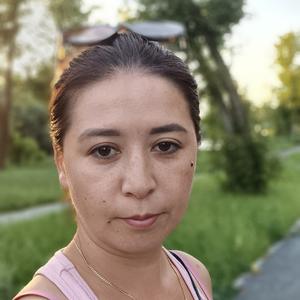 Девушки в Серпухове: Алие, 34 - ищет парня из Серпухова
