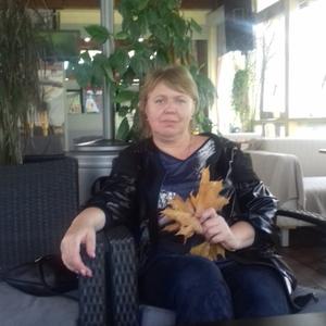 Елена, 59 лет, Привольная