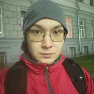 Парни в Томске: Данил, 22 - ищет девушку из Томска