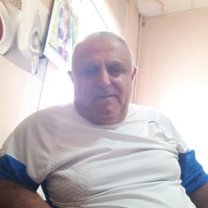 Парни в Солнечногорске: Араик, 63 - ищет девушку из Солнечногорска