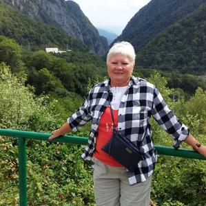 Девушки в Казани (Татарстан): Нина, 64 - ищет парня из Казани (Татарстан)