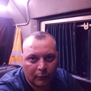 Парни в Прокопьевске: Валерий, 39 - ищет девушку из Прокопьевска