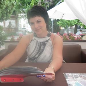 Девушки в Таганроге: Ирина, 55 - ищет парня из Таганрога