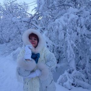 Девушки в Мурманске: Mari, 58 - ищет парня из Мурманска