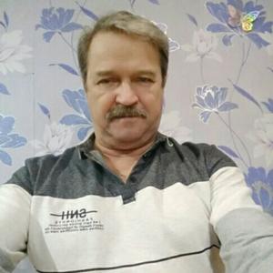 Валерий, 67 лет, Казань