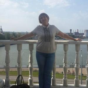 Девушки в Ижевске: Марина, 64 - ищет парня из Ижевска