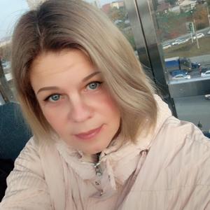 Девушки в Томске: Наталья, 41 - ищет парня из Томска