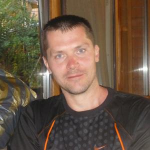 Анатолий, 48 лет, Саратов