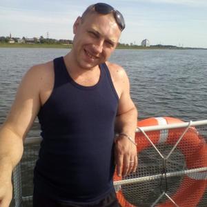 Парни в Томске: Виталий, 39 - ищет девушку из Томска