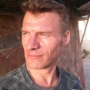 Олег, 46 лет, Курган