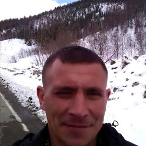 Олег, 48 лет, Холмск