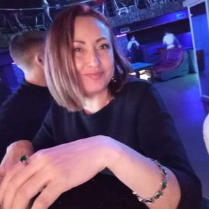 Девушки в Челябинске: Sandra, 45 - ищет парня из Челябинска