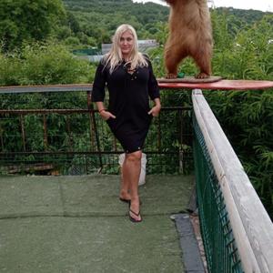 Девушки в Владивостоке: Анжела, 50 - ищет парня из Владивостока