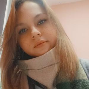 Девушки в Новосибирске: Дарья, 18 - ищет парня из Новосибирска