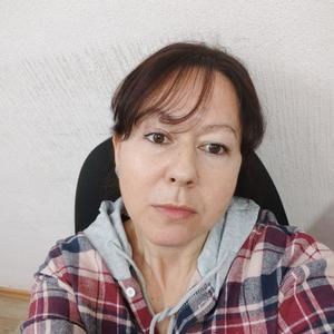 Девушки в Казани (Татарстан): Лилия, 48 - ищет парня из Казани (Татарстан)