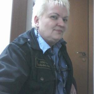 Девушки в Сургуте (Ханты-Мансийский АО): Елена, 55 - ищет парня из Сургута (Ханты-Мансийский АО)