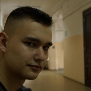 Парни в Томске: Данил, 21 - ищет девушку из Томска