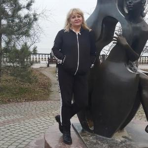 Девушки в Таганроге: Лара, 56 - ищет парня из Таганрога
