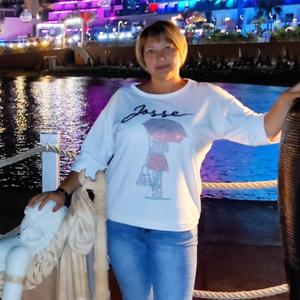 Девушки в Нижний Новгороде: Ирина, 44 - ищет парня из Нижний Новгорода