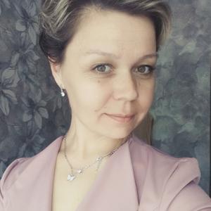 Девушки в Челябинске: Елена, 46 - ищет парня из Челябинска