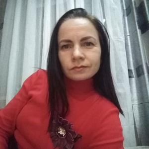 Девушки в Краснодаре (Краснодарский край): Марина, 41 - ищет парня из Краснодара (Краснодарский край)