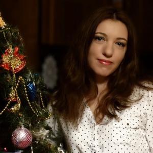Девушки в Калининграде: Елена, 38 - ищет парня из Калининграда
