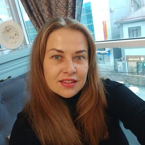 Девушки в Краснодаре (Краснодарский край): Оксана, 40 - ищет парня из Краснодара (Краснодарский край)