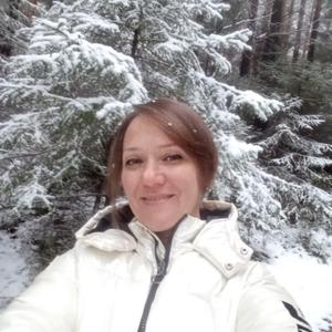 Девушки в Челябинске: Людмила, 46 - ищет парня из Челябинска