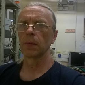 Парни в Екатеринбурге: Анатолий, 71 - ищет девушку из Екатеринбурга