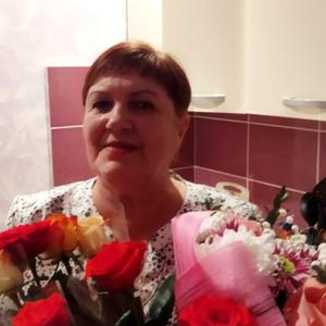 Девушки в Каменск-Уральский: Вера, 69 - ищет парня из Каменск-Уральский