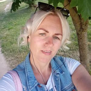 Девушки в Гродно: Анна, 40 - ищет парня из Гродно