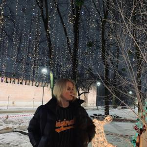 Девушки в Смоленске: Алина, 19 - ищет парня из Смоленска