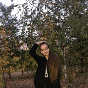 Девушки в Екатеринбурге: Анастасия, 20 - ищет парня из Екатеринбурга
