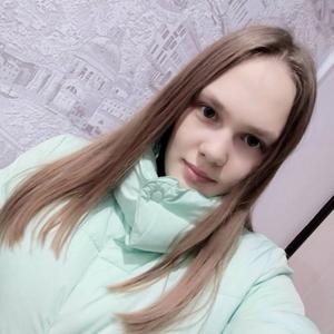 Девушки в Смоленске: Irina, 20 - ищет парня из Смоленска