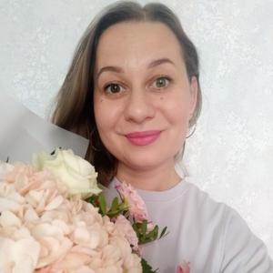 Парни в Краснодаре (Краснодарский край): Елена, 38 - ищет девушку из Краснодара (Краснодарский край)