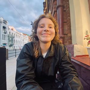 Девушки в Томске: Полина, 21 - ищет парня из Томска